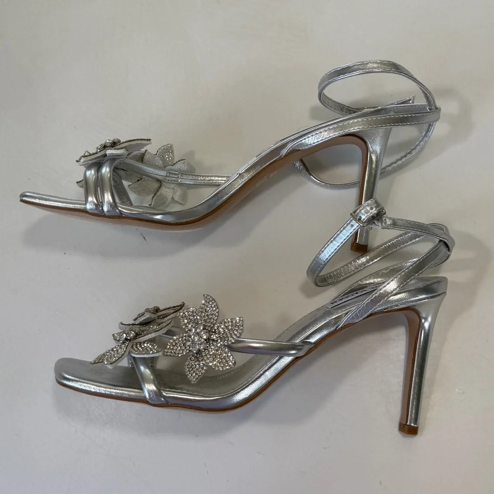Steve Madden Metallic Silver Flower Embellished Rhinestone Heels Square Sz 8.5